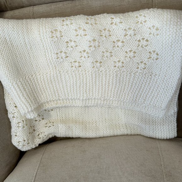 Handmade Crochet Baby Blanket White Soft  43" x 30" - Picture 3 of 5